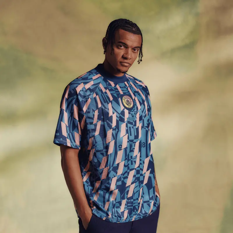 manchester-city-definitely-city-ftblstatement-retro-top-701231152-navy