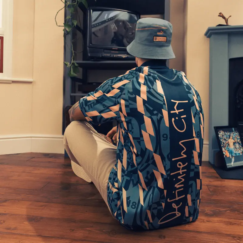 manchester-city-definitely-city-ftblstatement-retro-top-701231152-navy